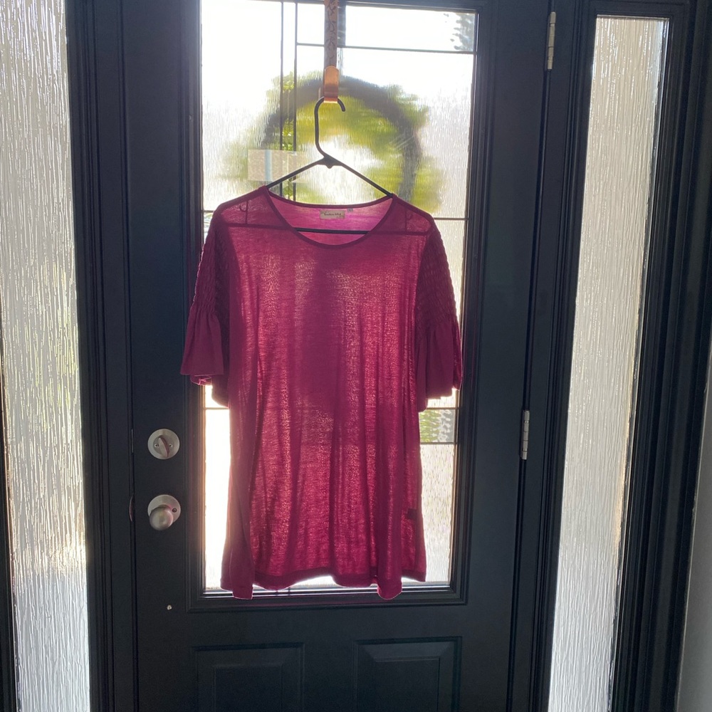 Beautiful  Bell sleeved top Size large